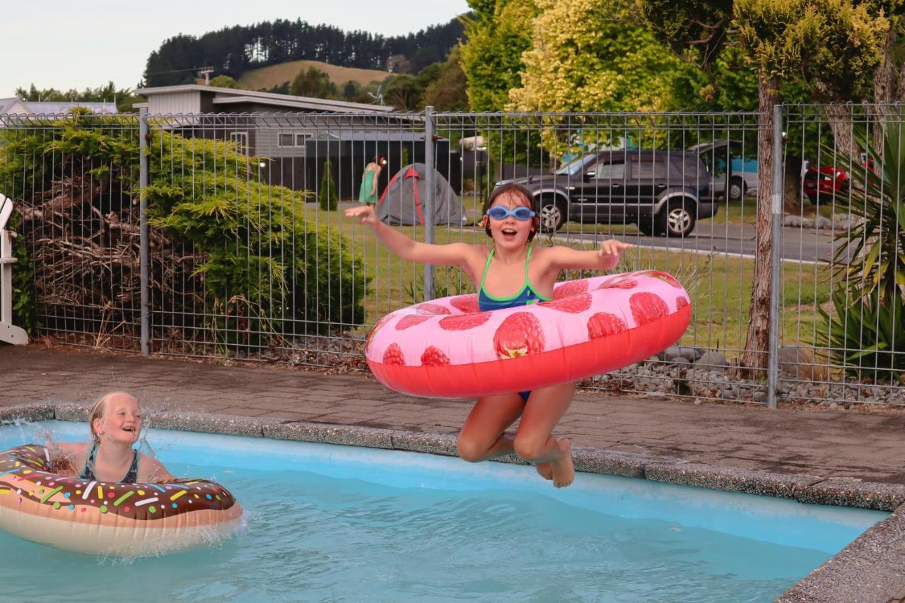Parklands Motorlodge & Holiday Park Turangi Esterno foto