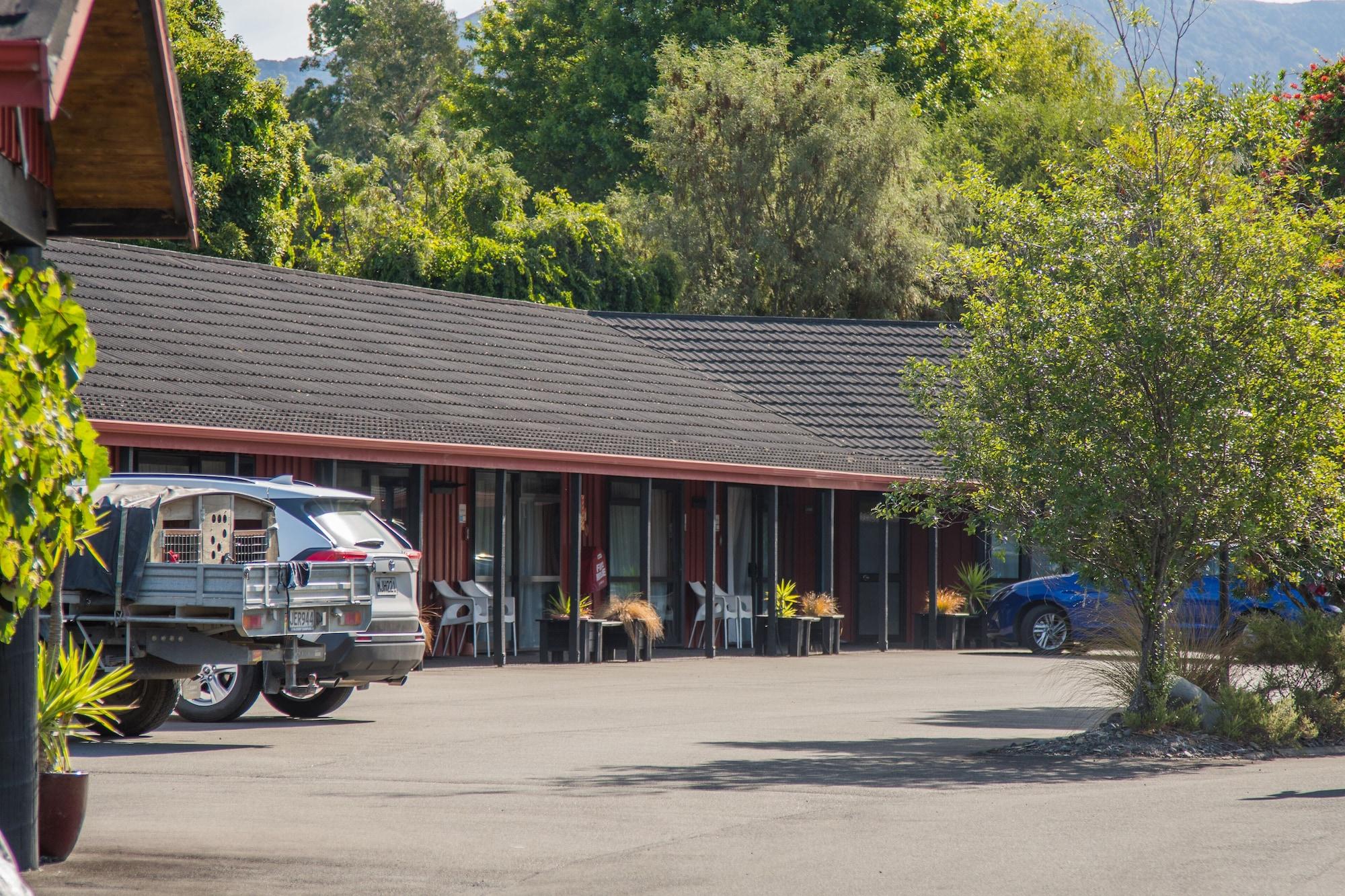 Parklands Motorlodge & Holiday Park Turangi Esterno foto
