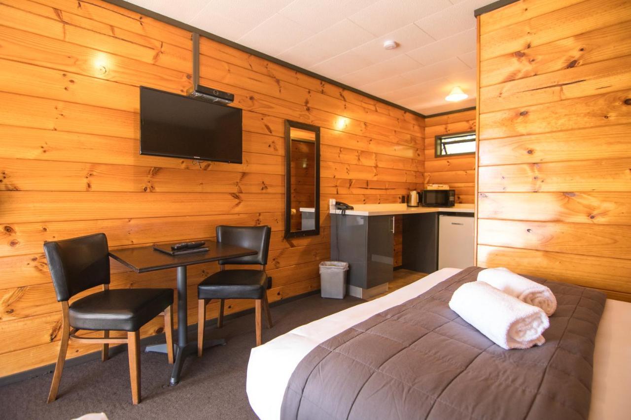 Parklands Motorlodge & Holiday Park Turangi Esterno foto